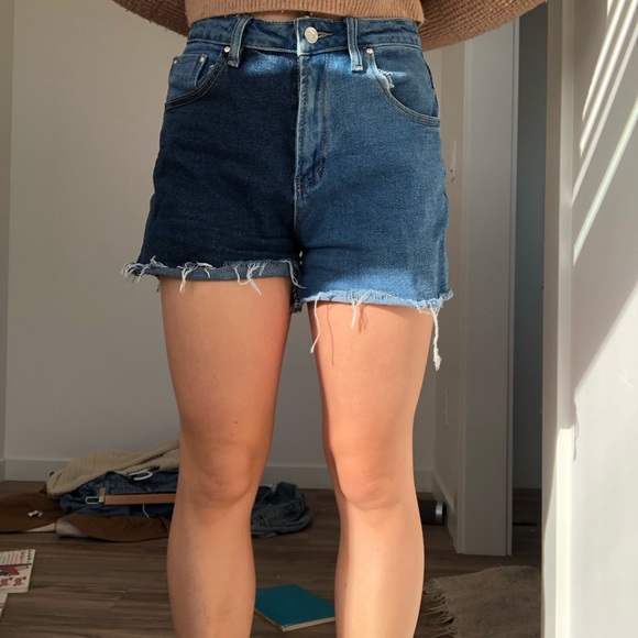 Almost Famous High Rise Shorts - Picture 4 of 4